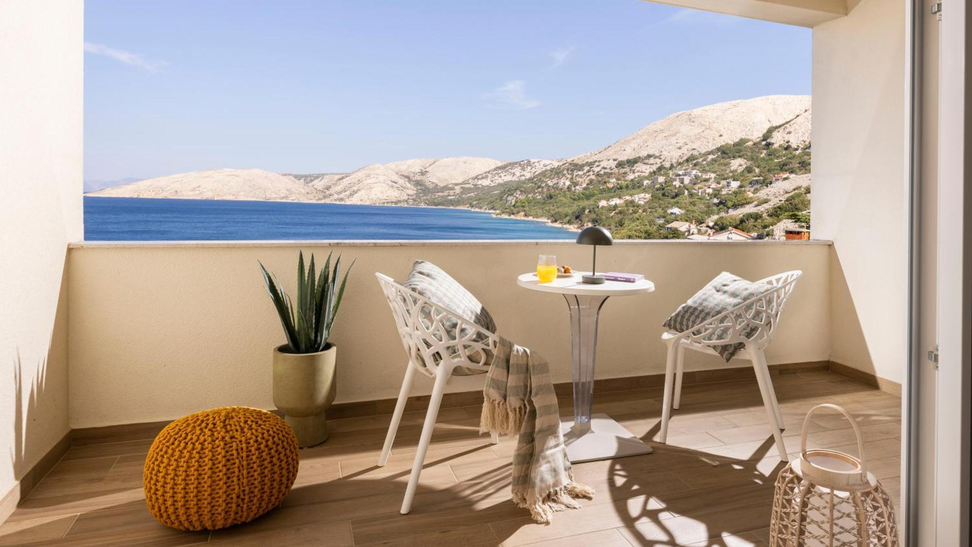 Eola Leisure Rooms Stara Baska Bagian luar foto